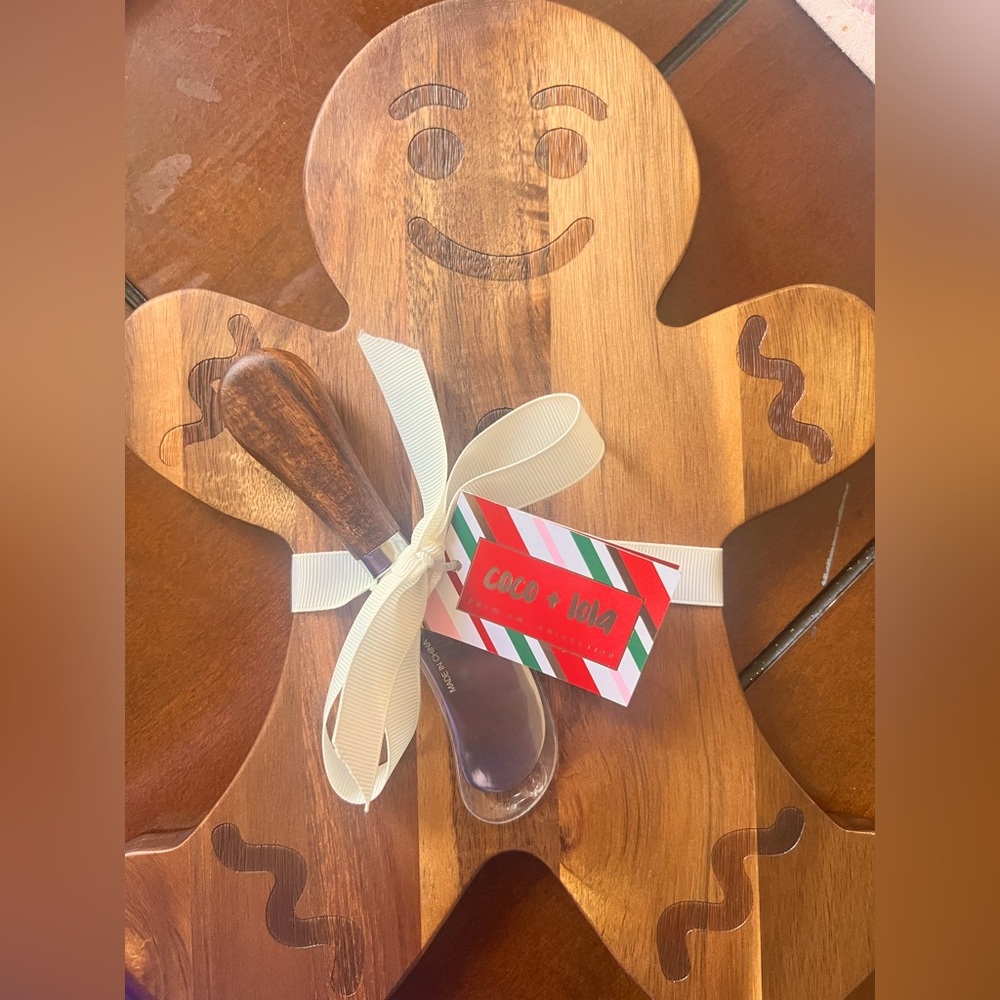 Gingerbread man cheese & bread board